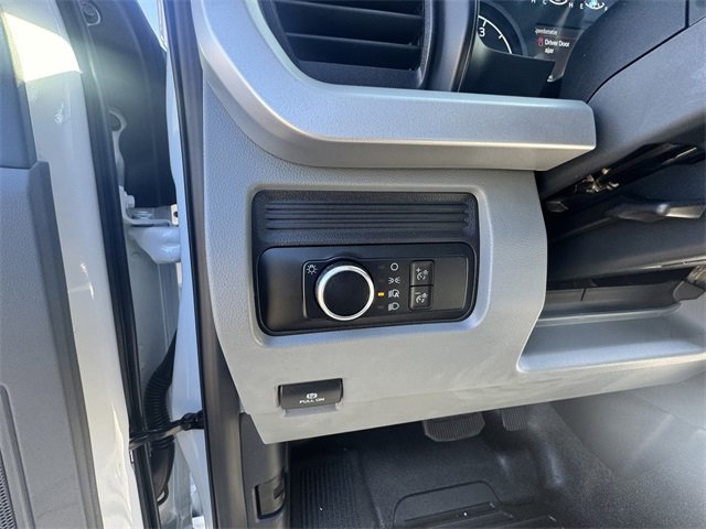 New 2025 Ford F550 4x4 Regular Cab Super Duty image 18