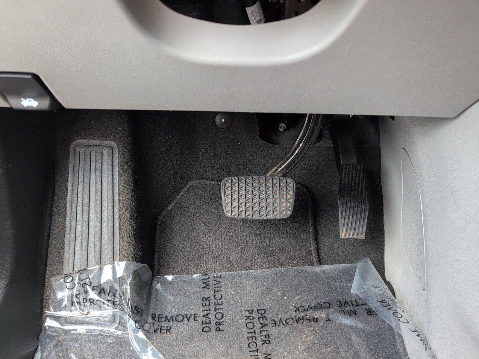 Used 2024 GMC Terrain SLE FWD image 29