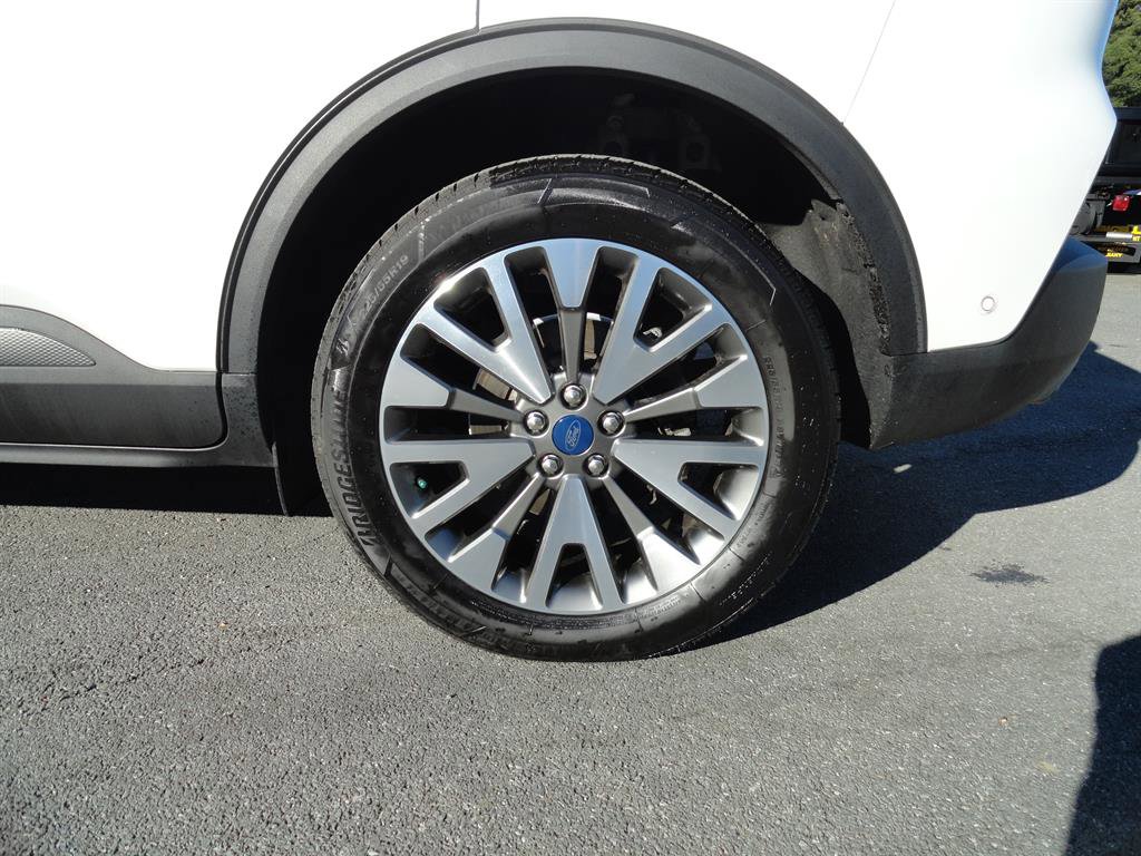 Certified 2021 Ford Escape Titanium image 9