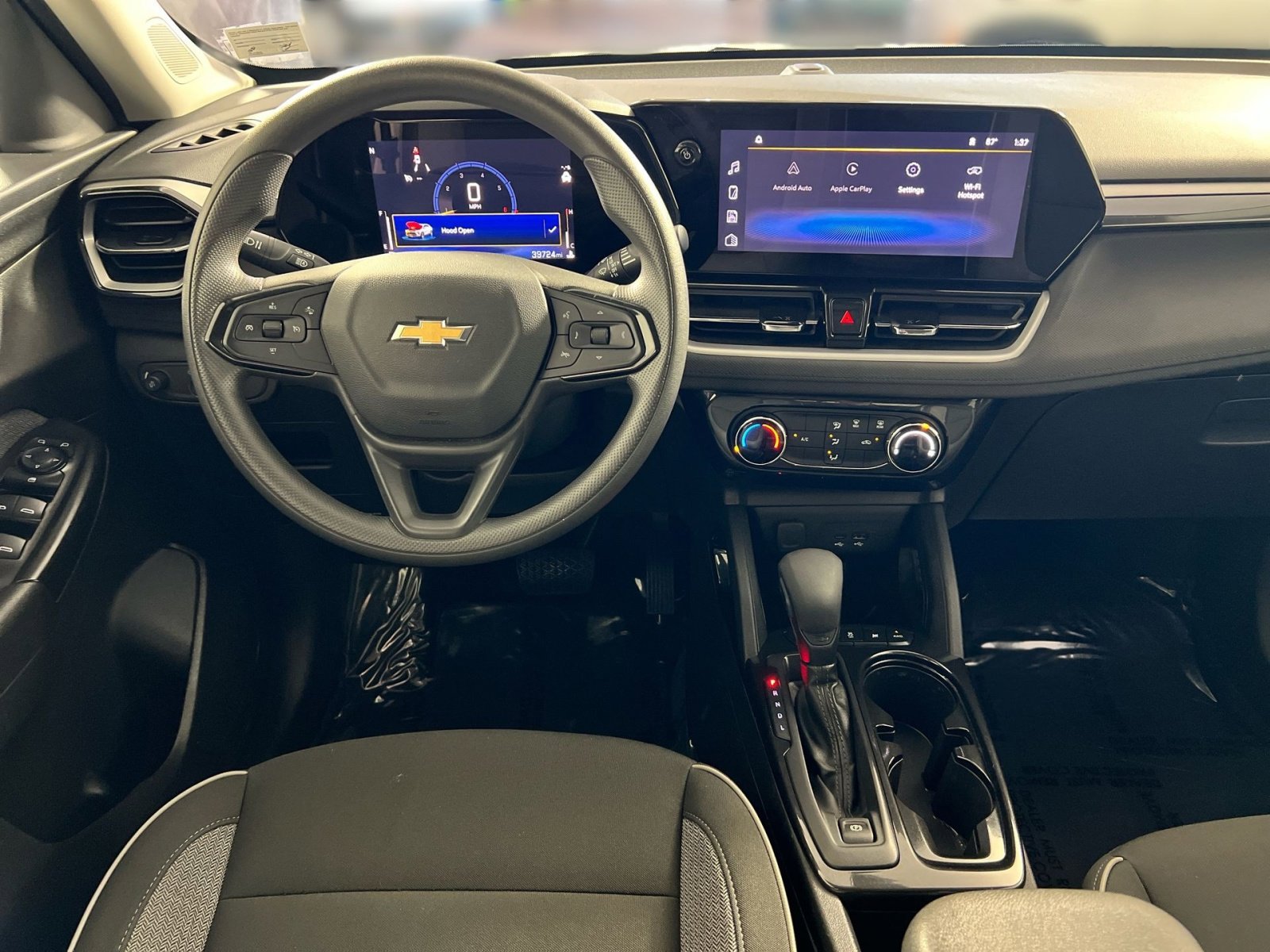 Used 2025 Chevrolet TrailBlazer LT AWD/4WD image 24