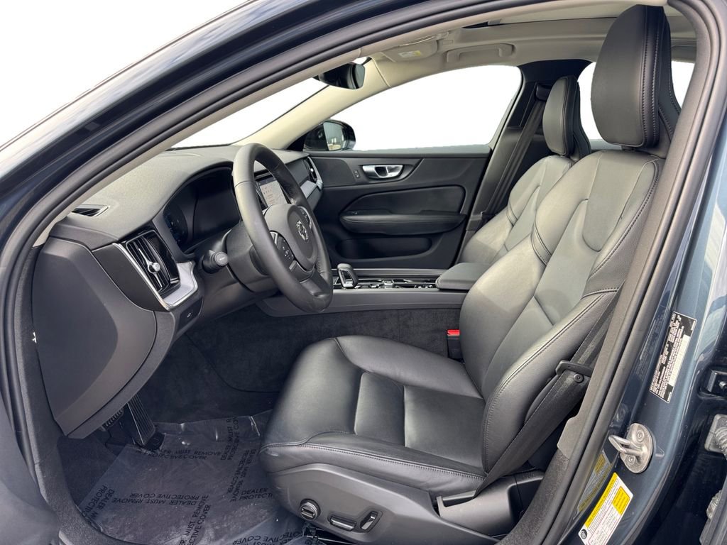Certified 2025 Volvo S60 B5 Core image 9