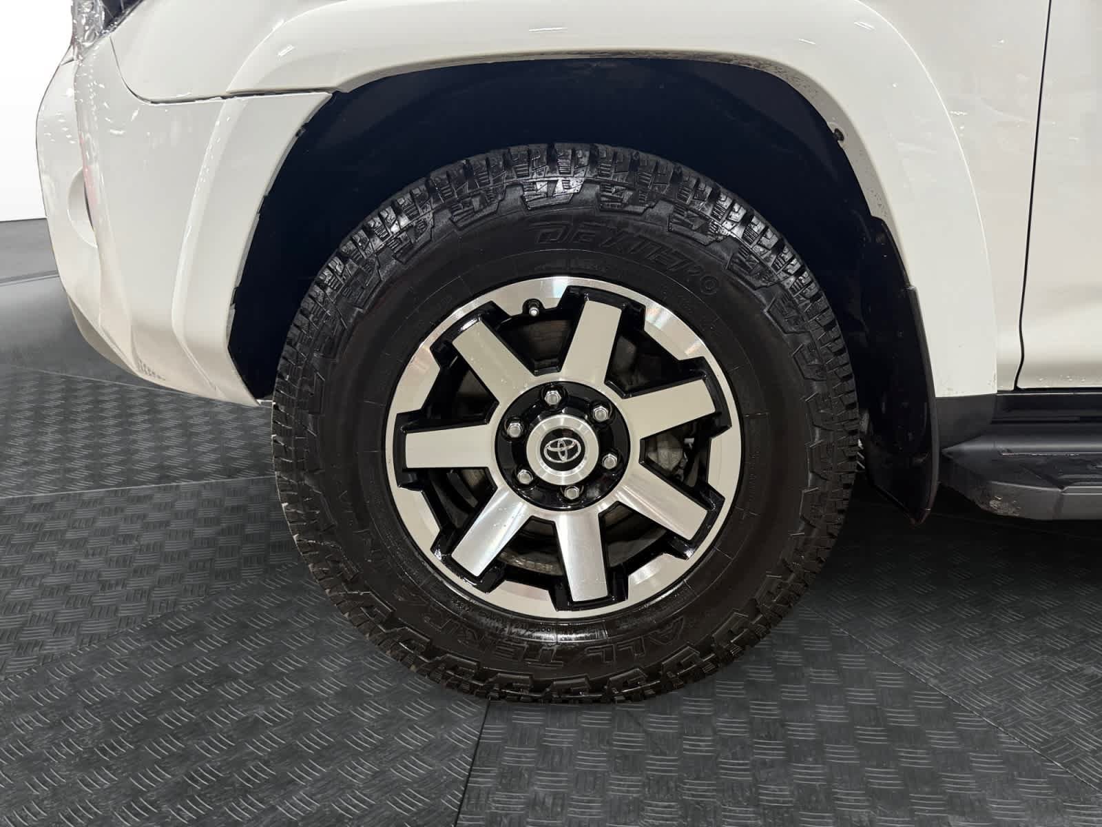 Used 2020 Toyota 4Runner TRD Off-Road Premium w/ Moonroof Package AWD/4WD image 15