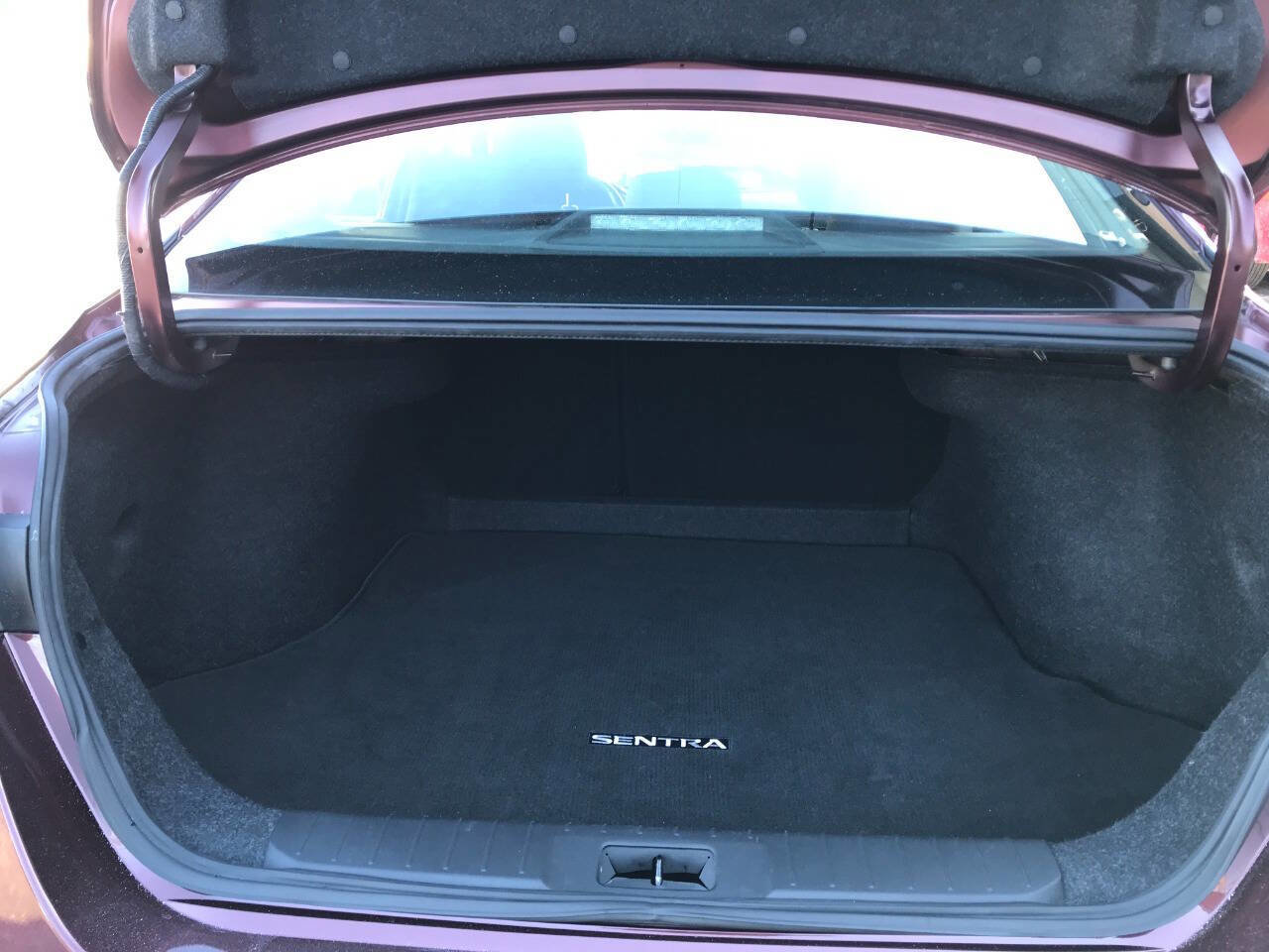 Used 2020 Nissan Sentra SV image 12