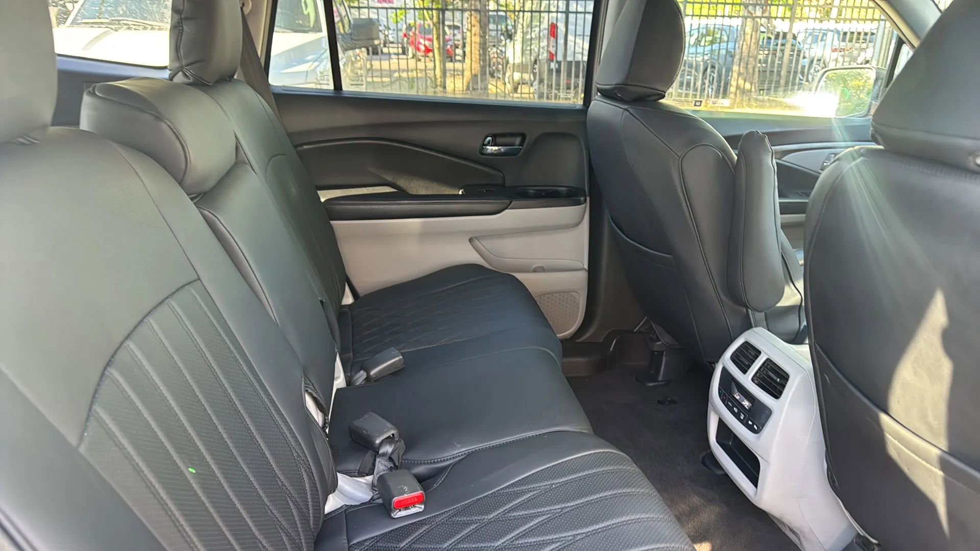 Used 2017 Honda Pilot EX image 29