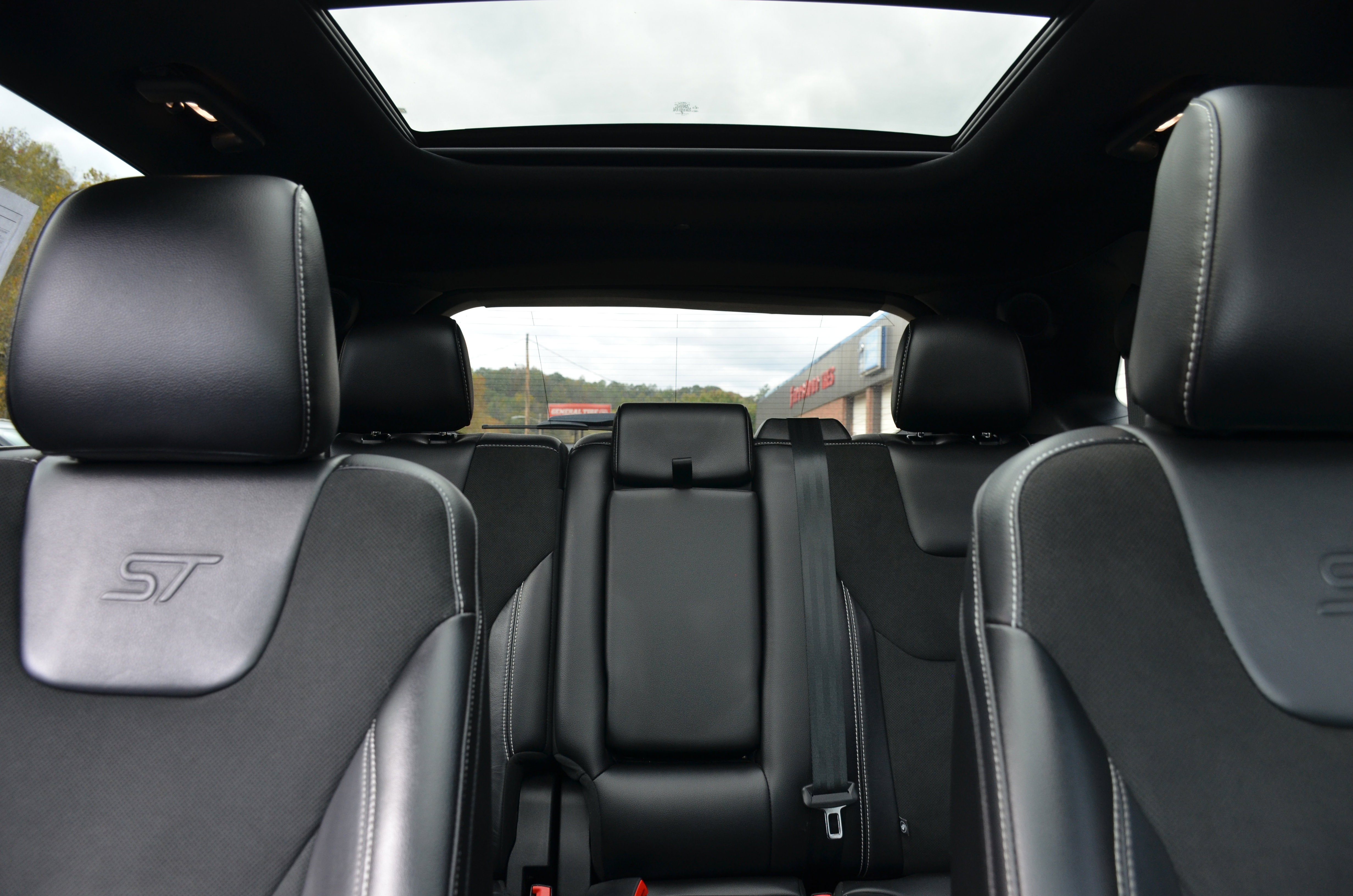 Used 2022 Ford Edge ST w/ Equipment Group 401A image 28