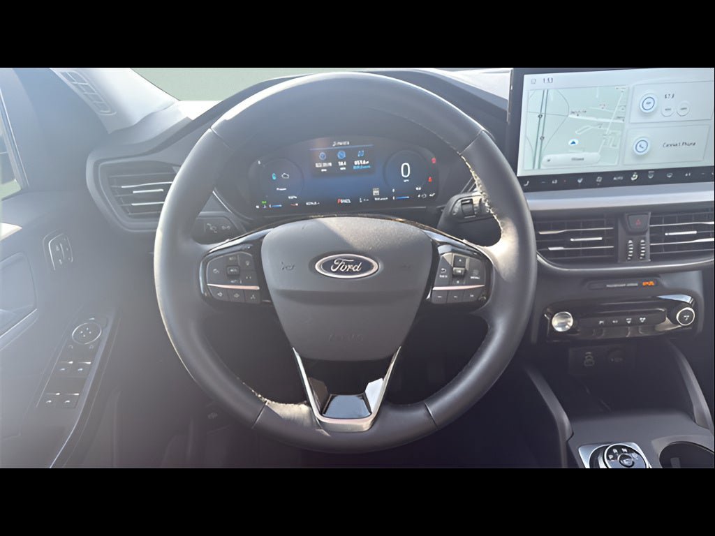 Used 2025 Ford Escape SE w/ PHEV Premium Package image 17