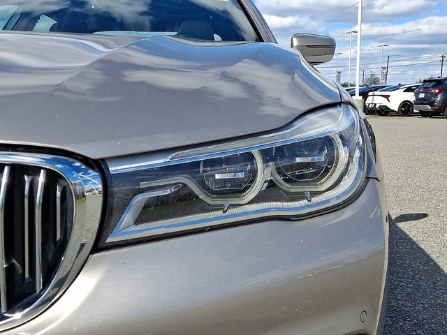 Used 2016 BMW 750i xDrive image 9