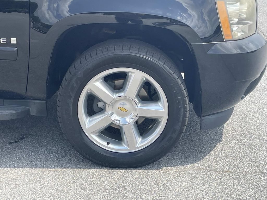 Used 2008 Chevrolet Avalanche LTZ w/ LTZ Preferred Equipment Group AWD/4WD image 10