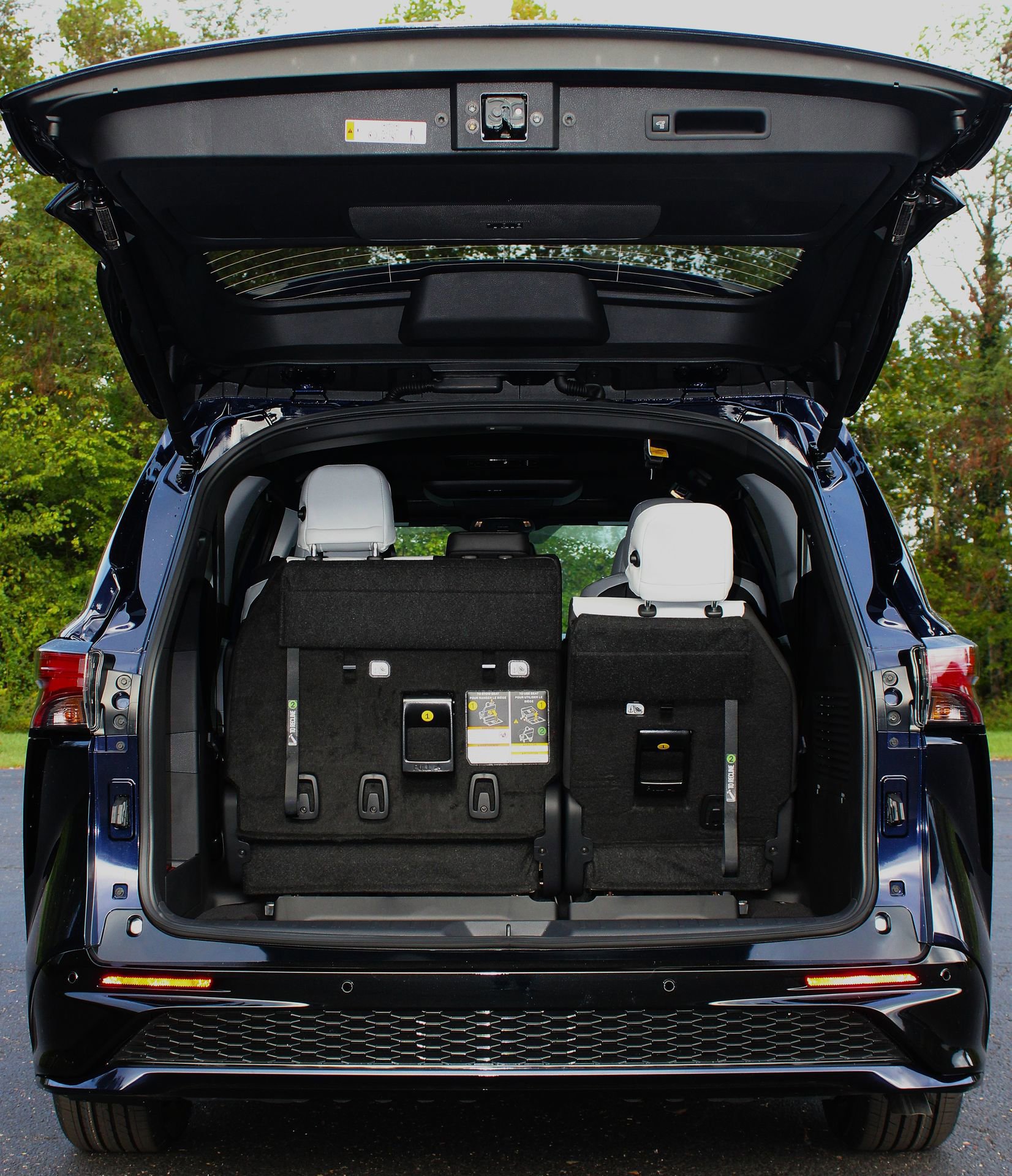 New 2025 Toyota Sienna XSE image 9