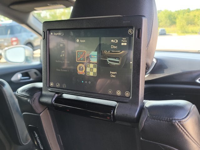 Used 2020 Chrysler Pacifica Touring-L Plus FWD image 9