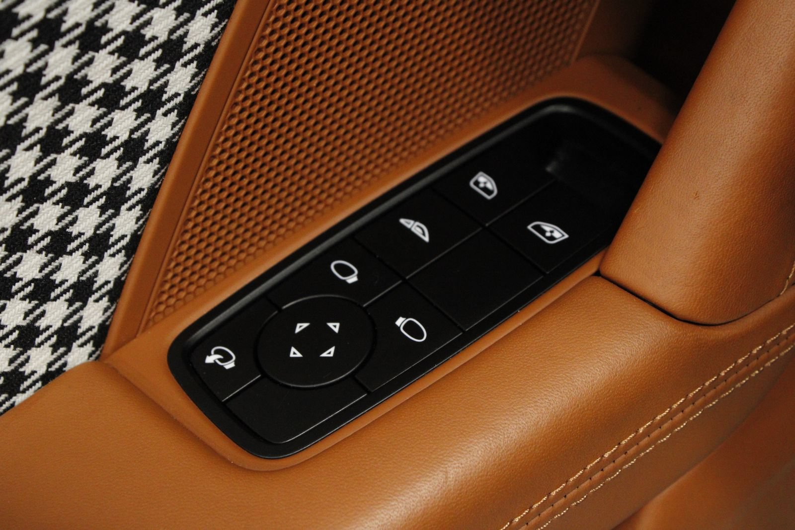 Certified 2024 Porsche 911 Turbo S AWD/4WD image 26