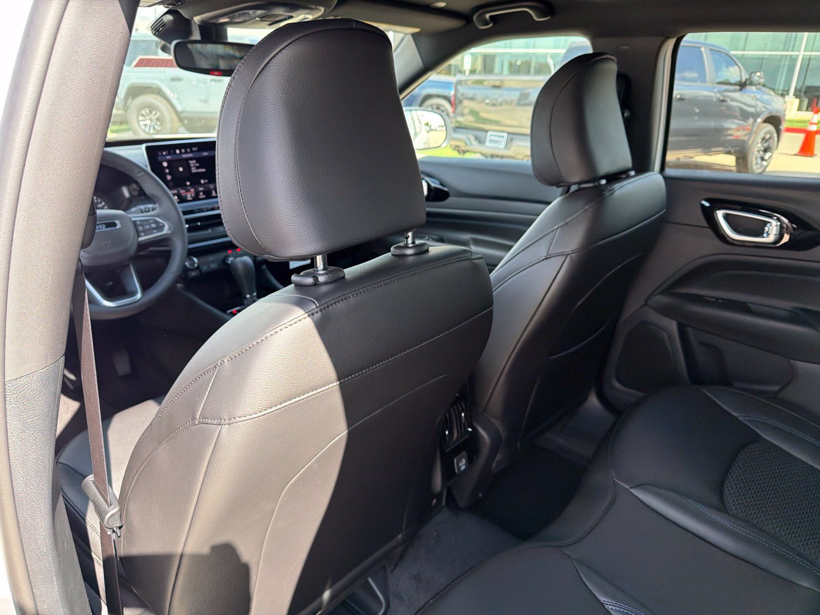 New 2027 Jeep Compass Latitude AWD/4WD image 16