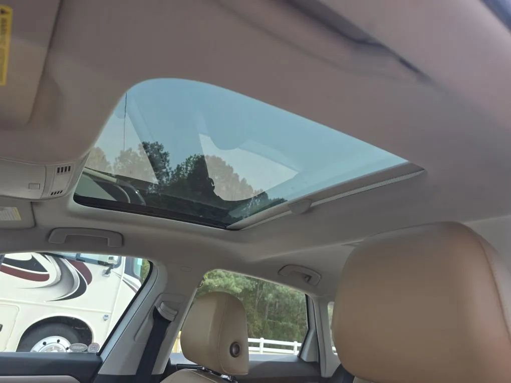 Used 2019 Volkswagen Jetta SE w/ Cold Weather Package image 16