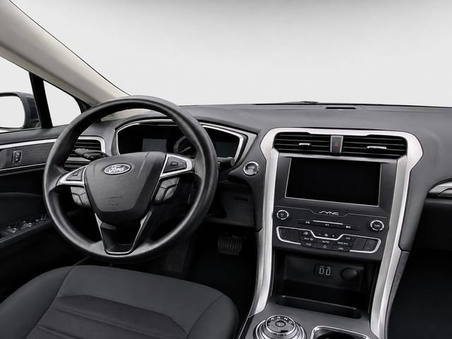 Used 2020 Ford Fusion SE FWD image 20