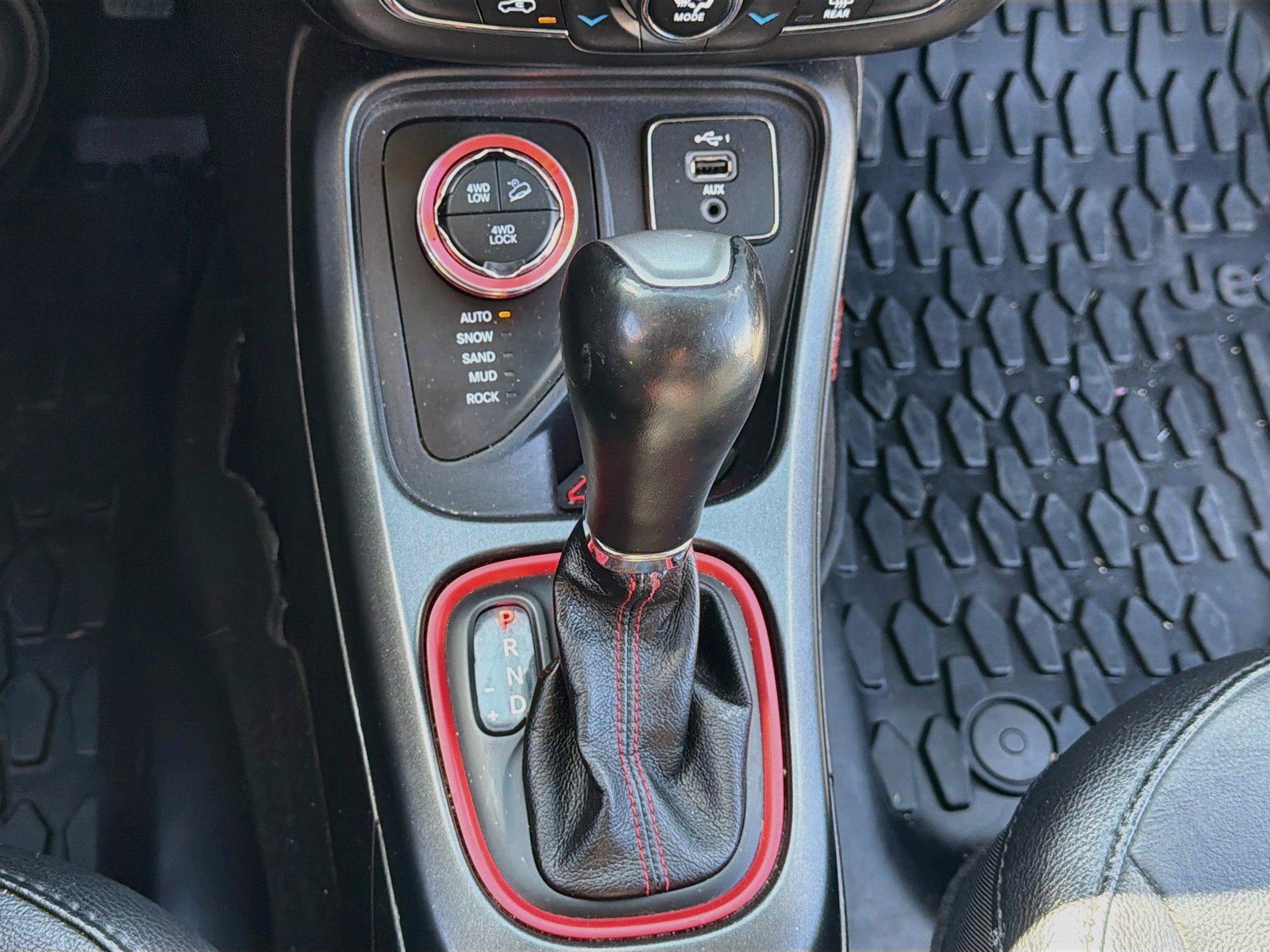 Used 2019 Jeep Compass Trailhawk AWD/4WD image 12