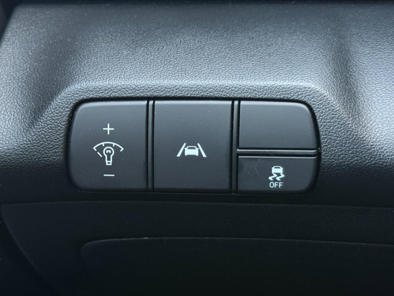 Used 2023 Hyundai Elantra SEL w/ Cargo Package image 22