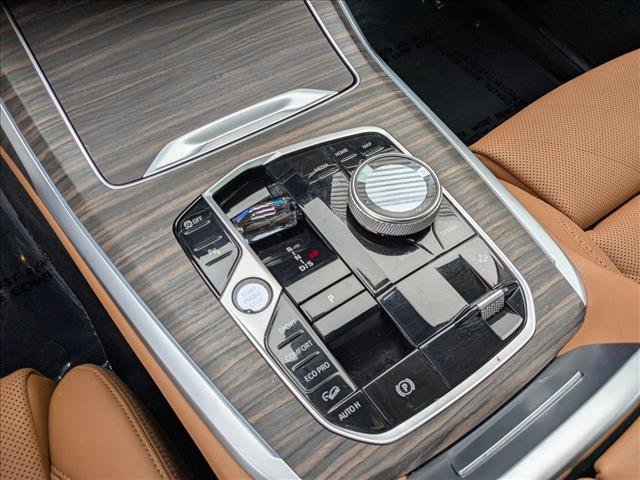 Used 2024 BMW X7 xDrive40i w/ Parking Assistance Package AWD/4WD image 12