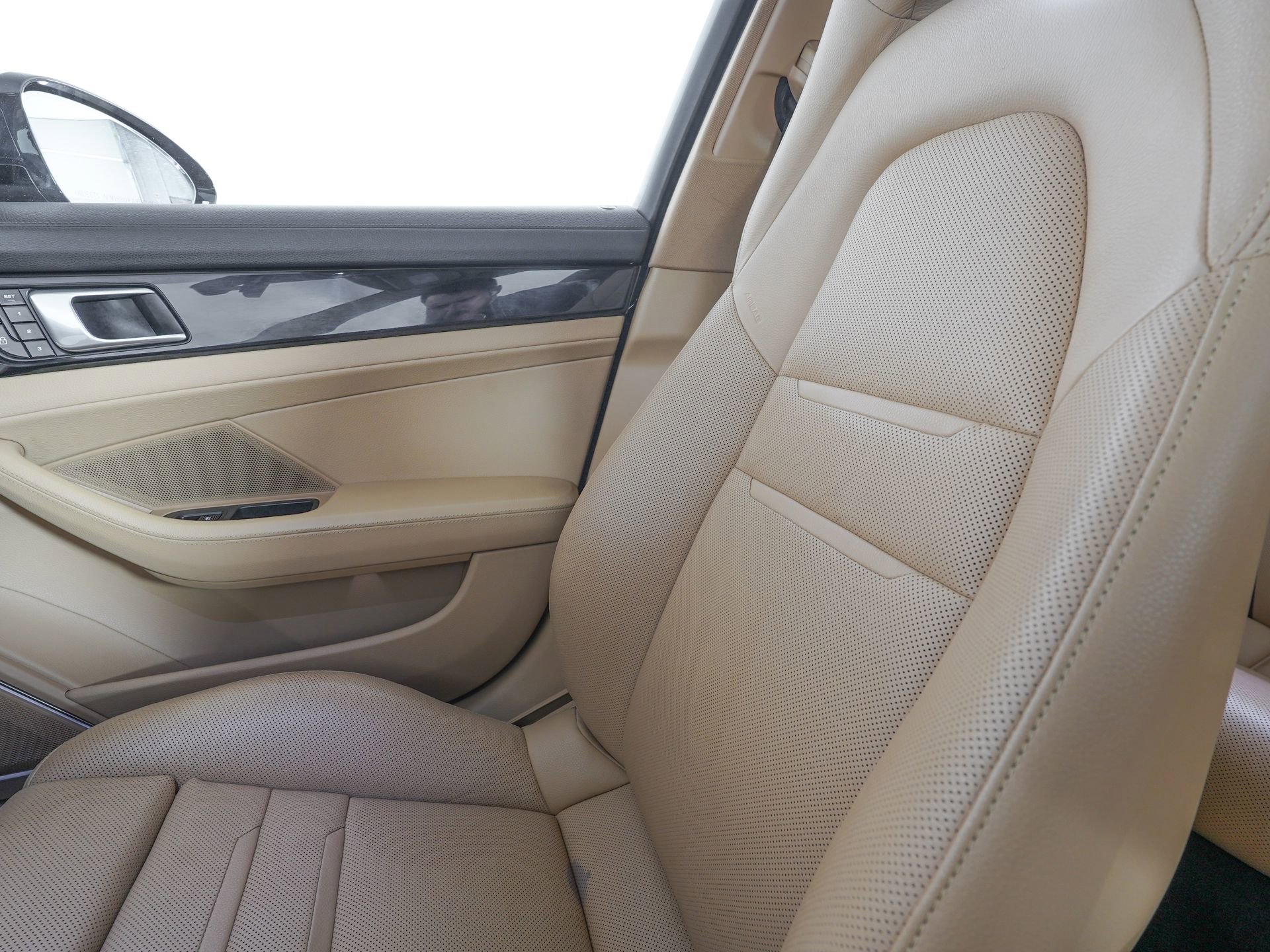 Used 2021 Porsche Panamera image 27