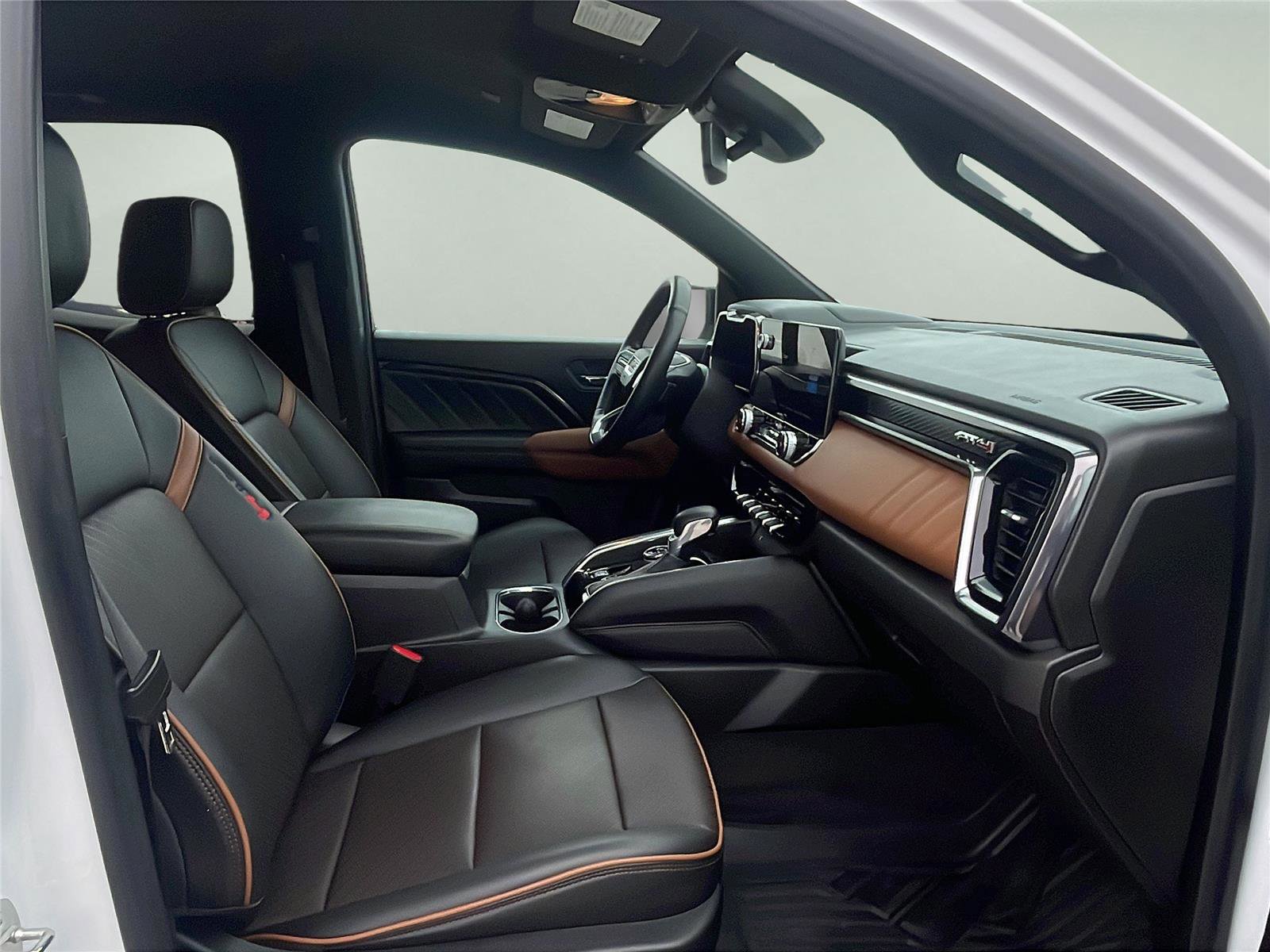 Used 2023 GMC Canyon AT4 w/ AT4 Premium Package image 14