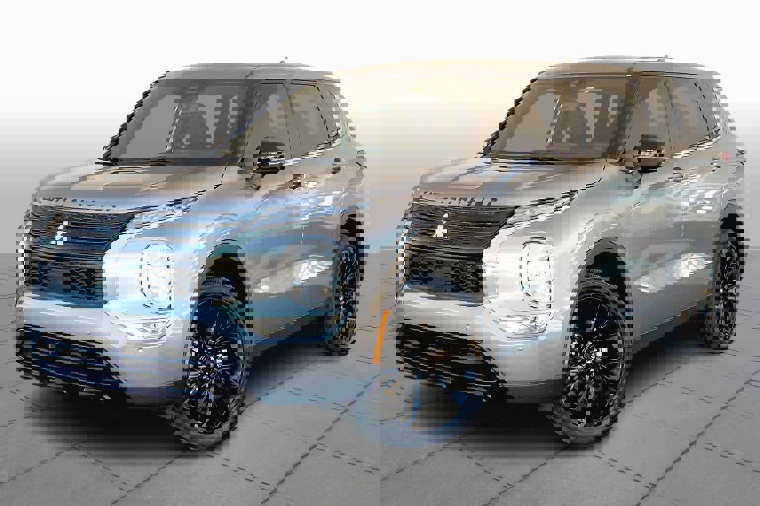 Used 2023 Mitsubishi Outlander SE Black Edition