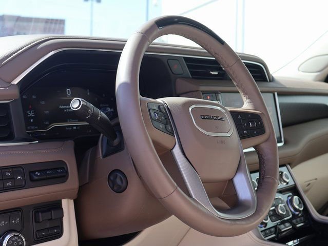 Used 2024 GMC Yukon Denali w/ Advanced Technology Package image 24