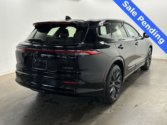 Used 2025 Toyota Crown Signia image 30