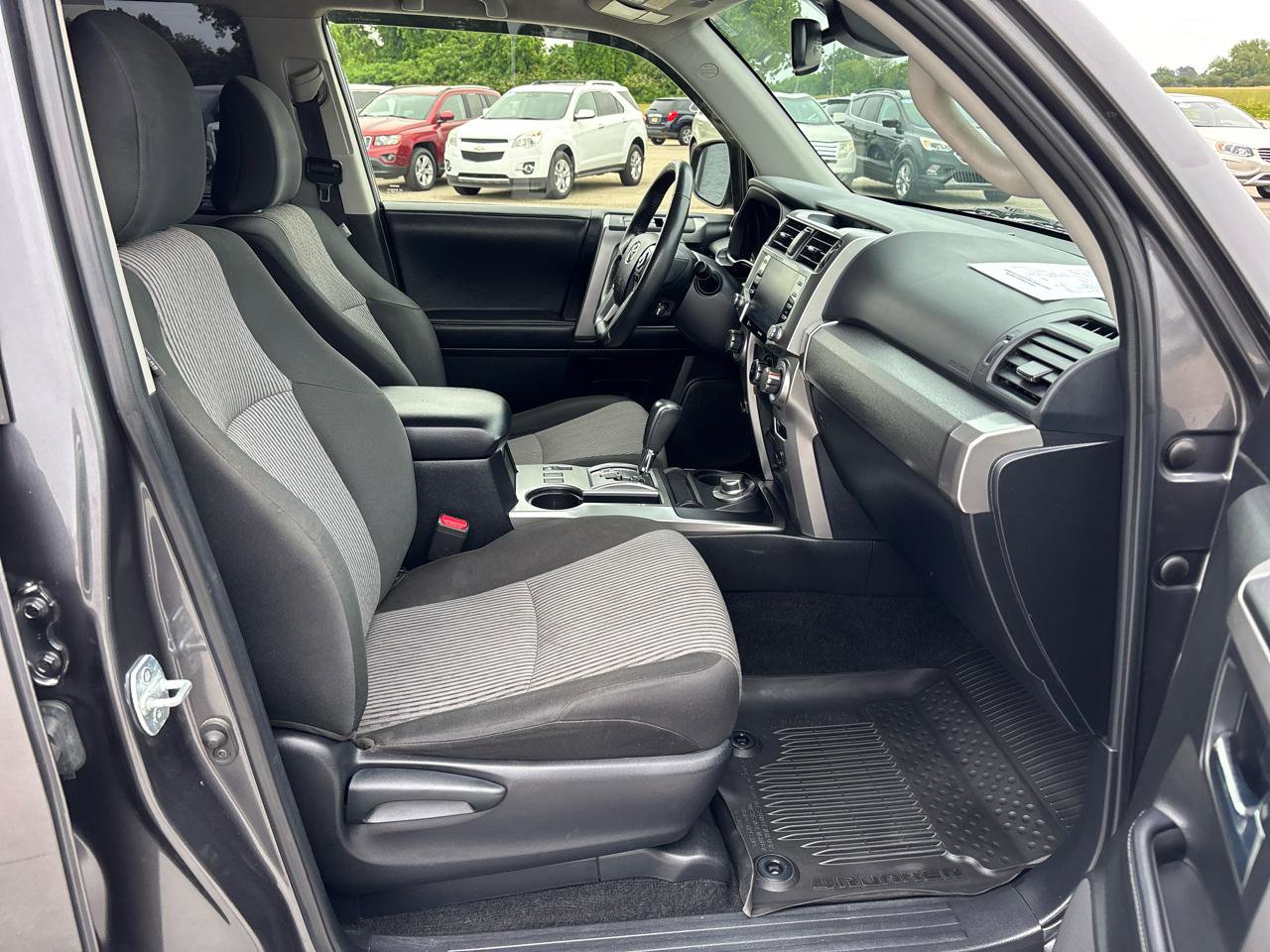 Used 2022 Toyota 4Runner SR5 AWD/4WD image 26