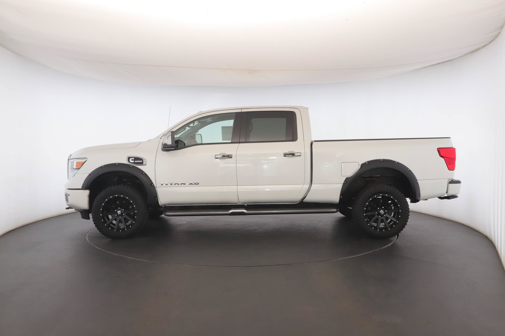 Used 2017 Nissan Titan Platinum Reserve AWD/4WD image 23
