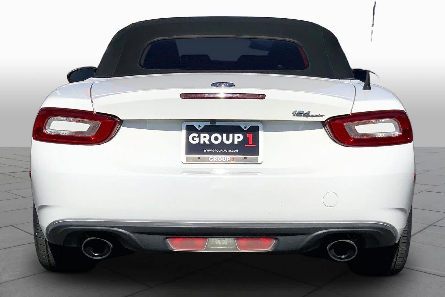 Used 2018 FIAT 124 Spider Classica w/ Technology Group RWD image 5