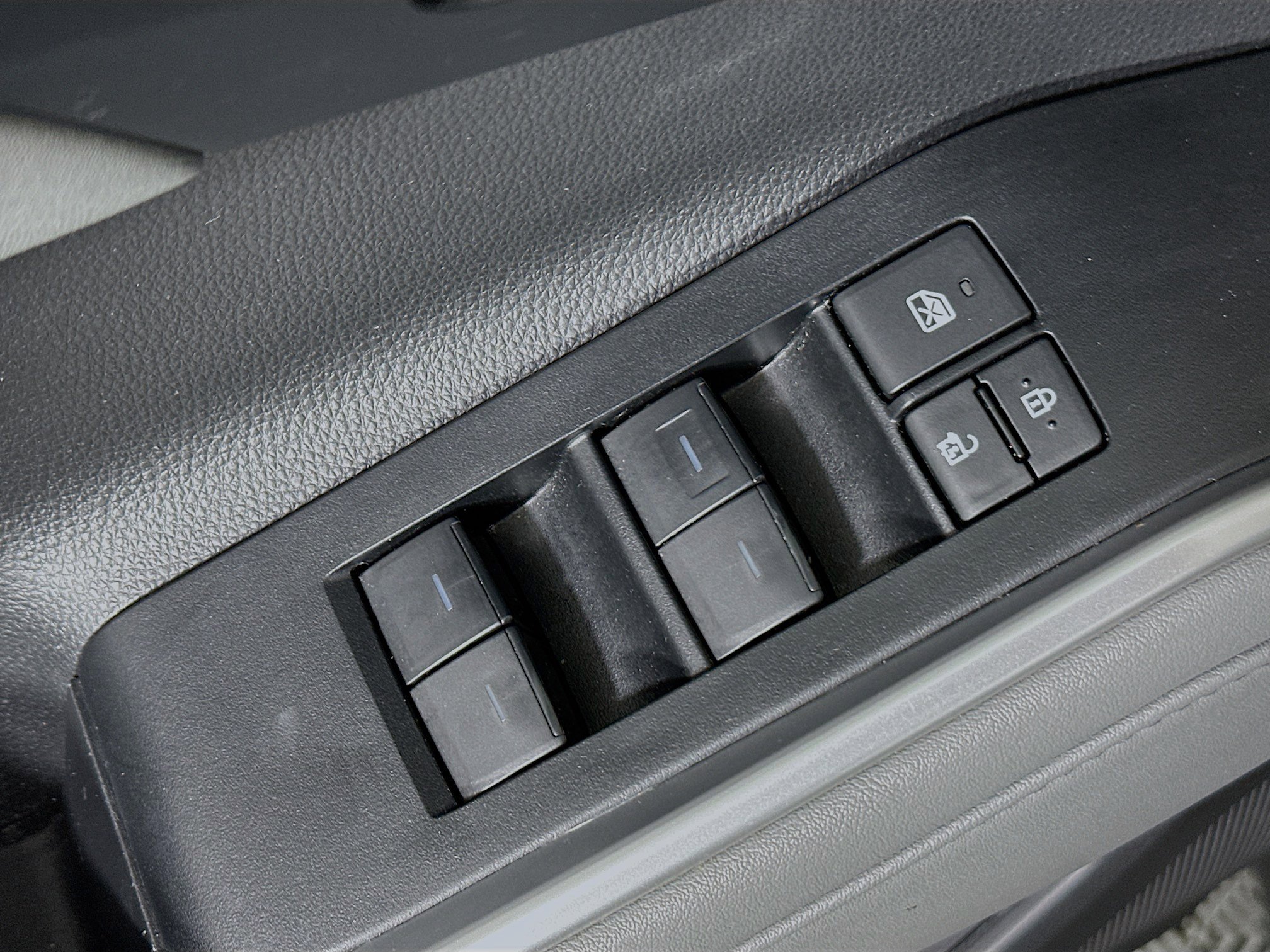 Used 2023 Toyota Highlander XLE FWD image 14