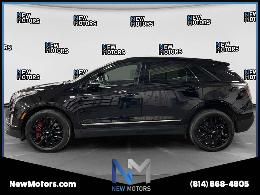 Used 2022 Cadillac XT5 Sportv w/ LPO, ONYX Package AWD/4WD image 2