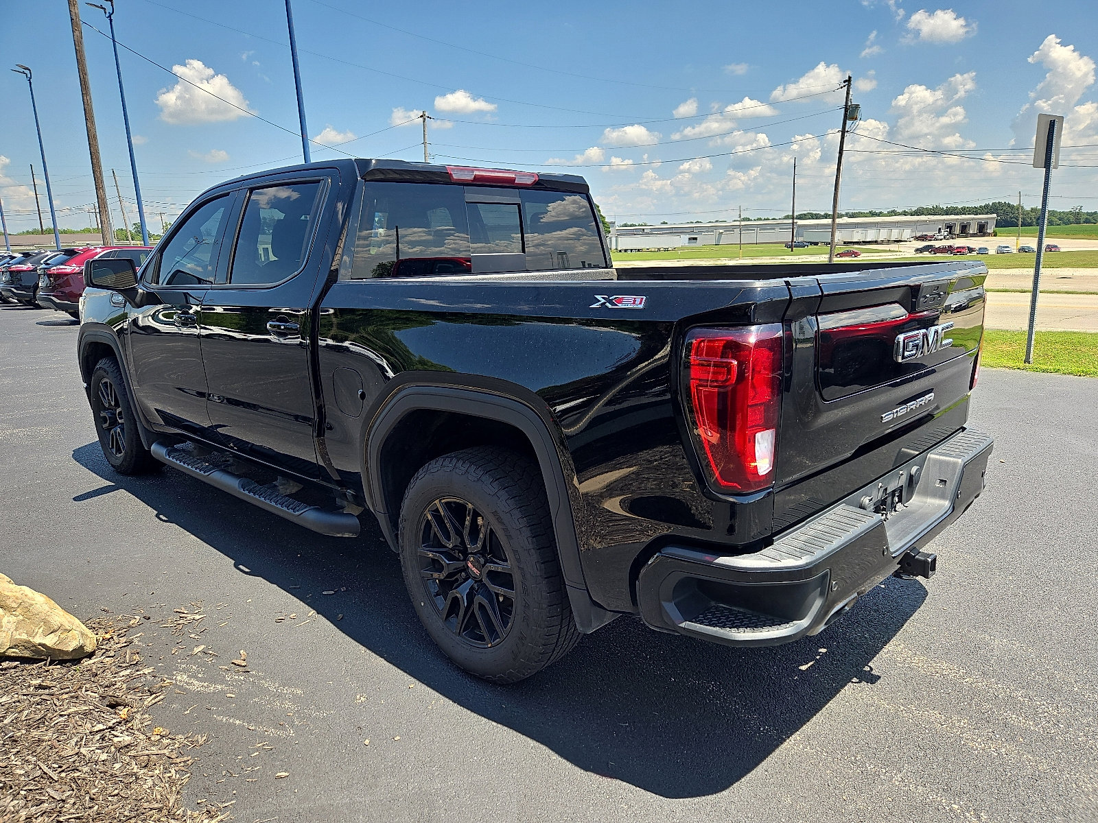 Used 2021 GMC Sierra 1500 Elevation w/ Preferred Package image 8