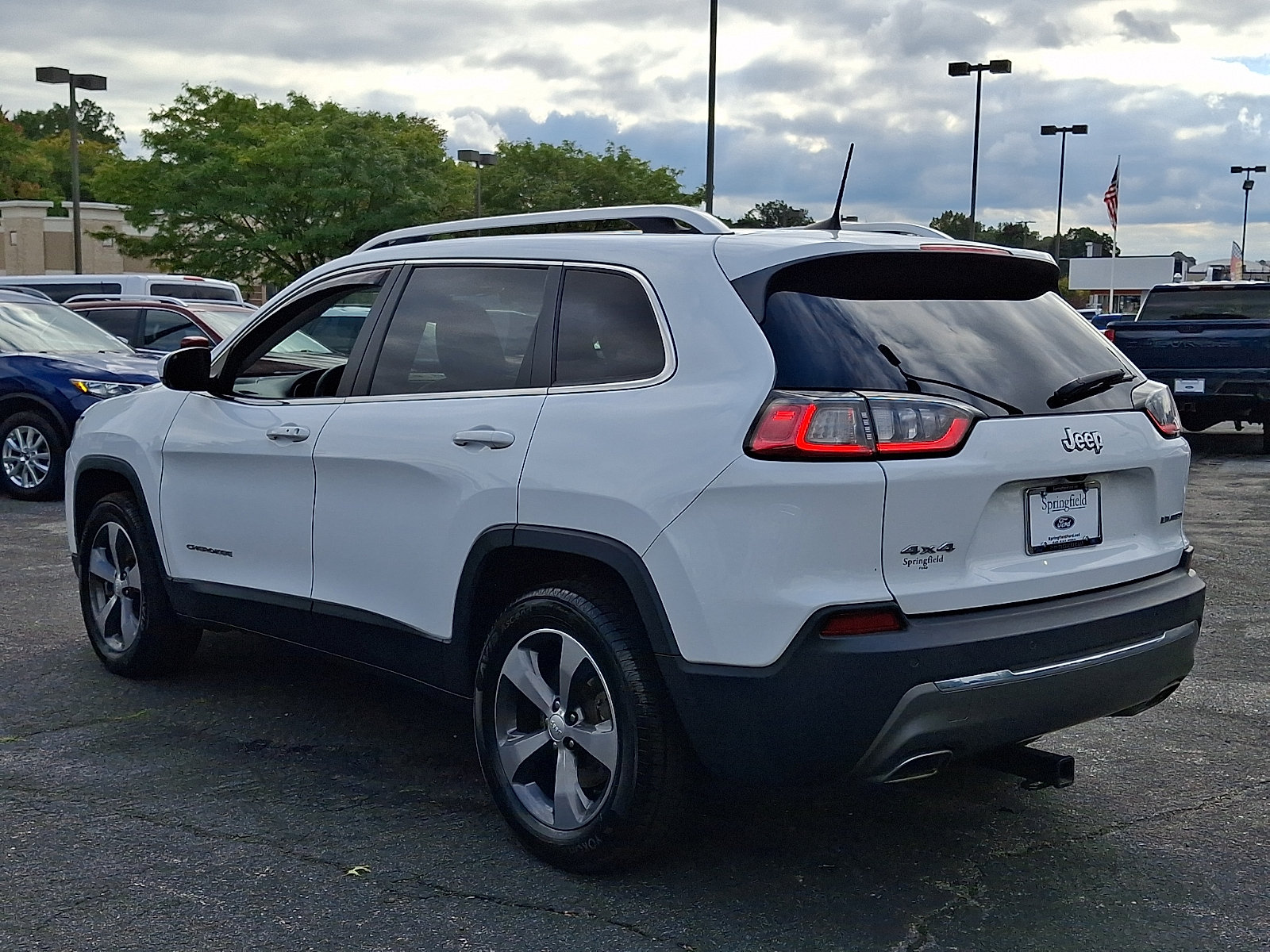Used 2020 Jeep Cherokee Limited AWD/4WD image 4