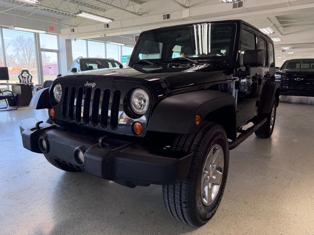 Used 2010 Jeep Wrangler Unlimited Sport image 3