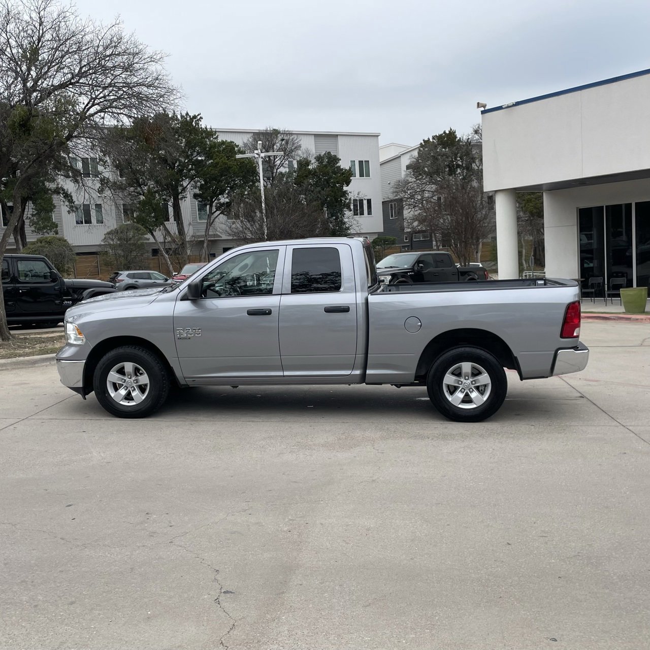 Used 2024 RAM 1500 Classic SLT image 3