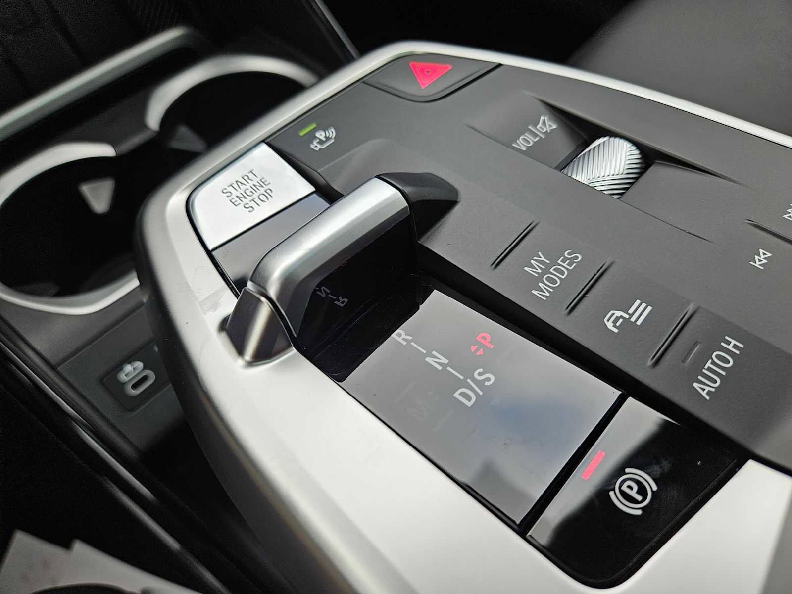 Used 2025 BMW X2 xDrive28i w/ Premium Package image 31