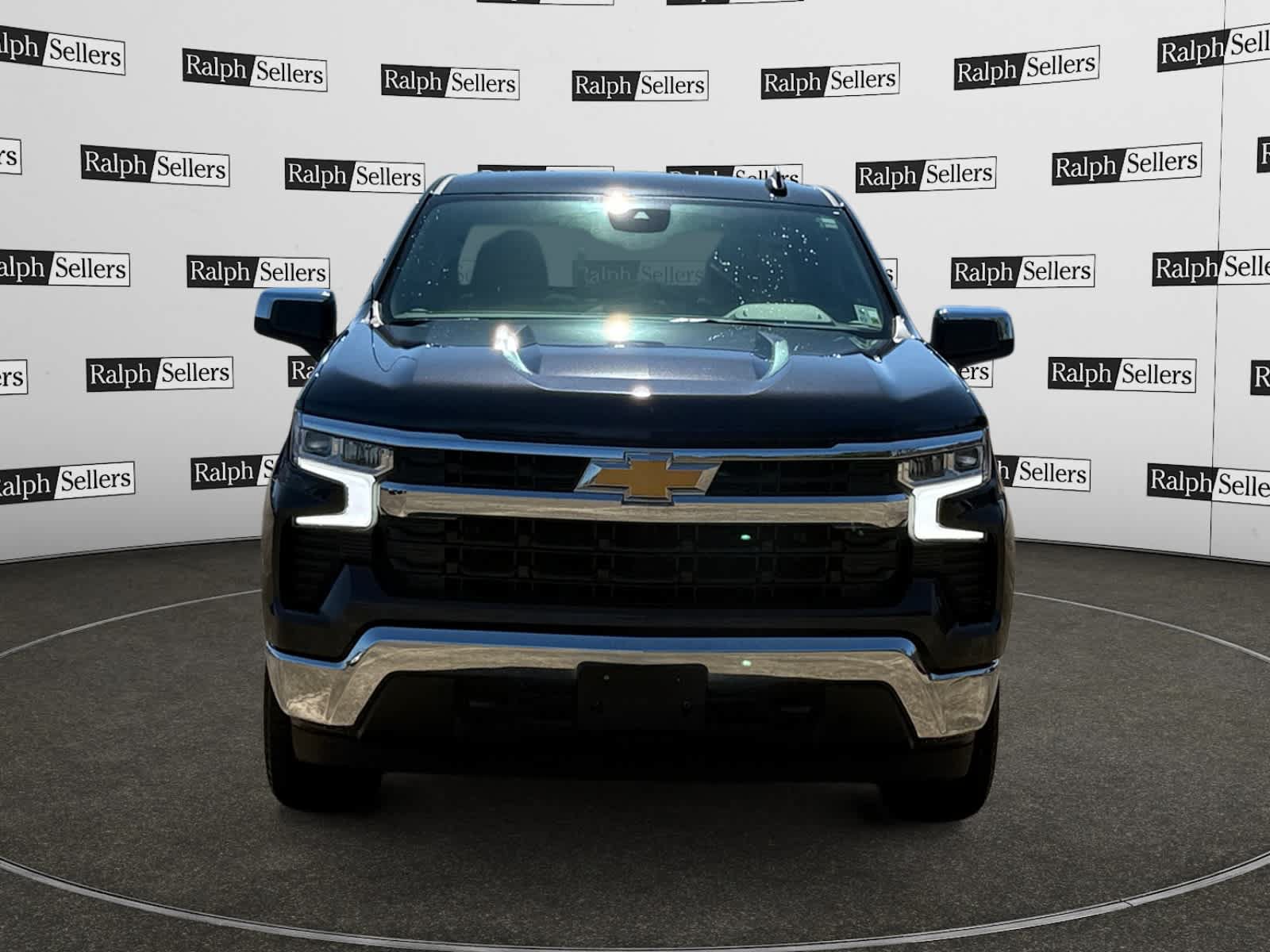 Used 2024 Chevrolet Silverado 1500 LT AWD/4WD image 8