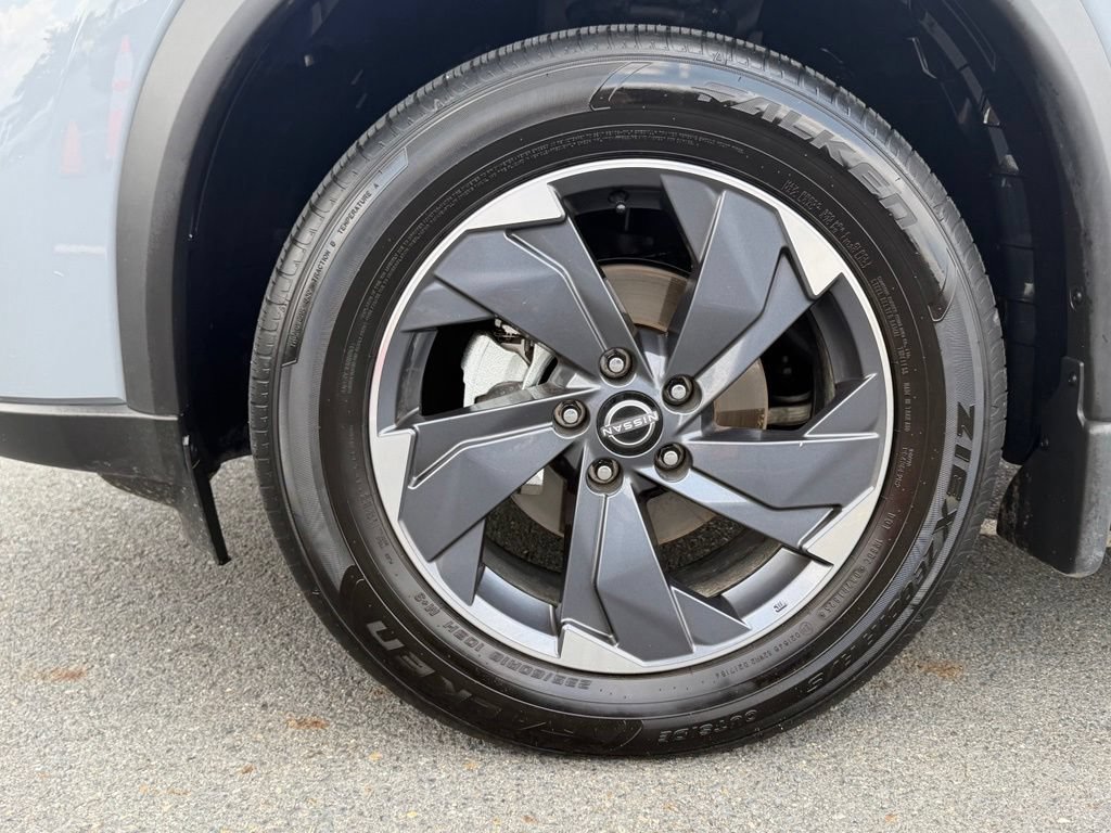 Used 2026 Nissan Rogue SV FWD image 11