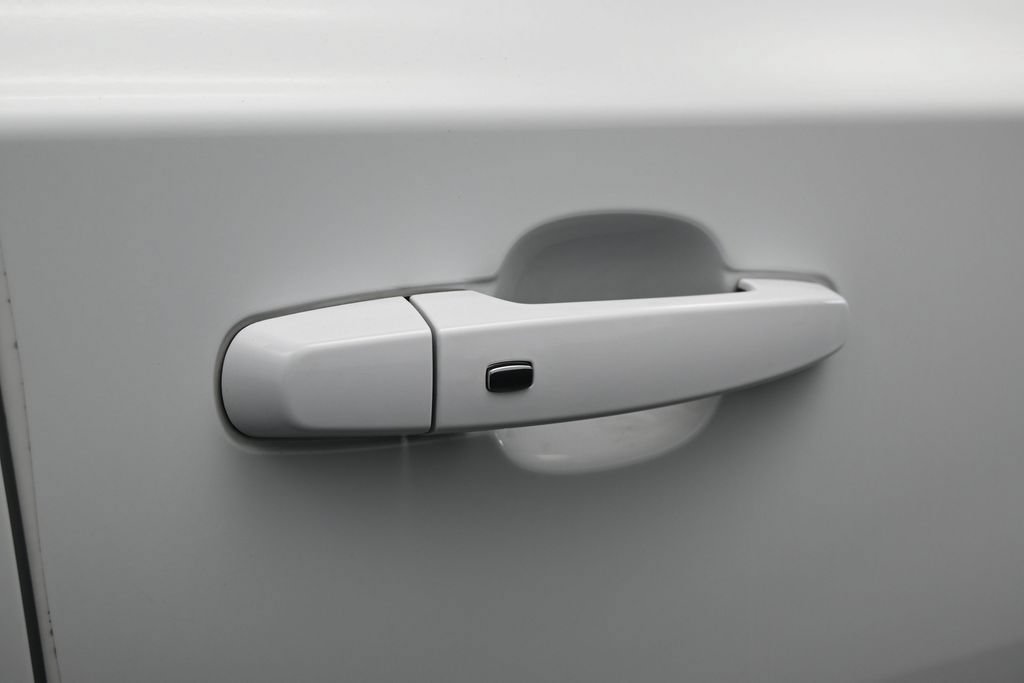 Used 2023 Chevrolet Traverse RS FWD image 51