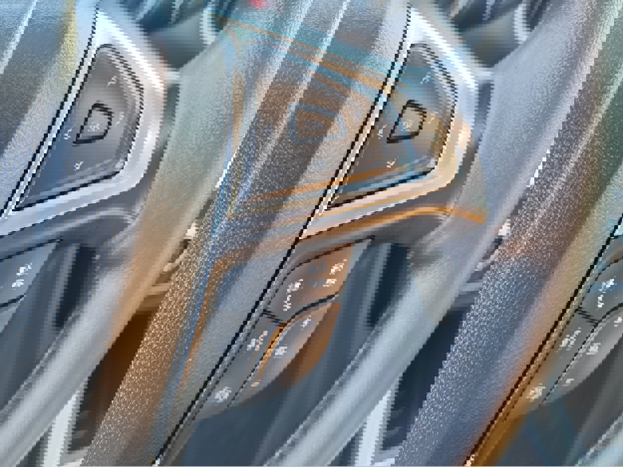 Used 2024 Ford Edge SEL w/ Convenience Package image 25