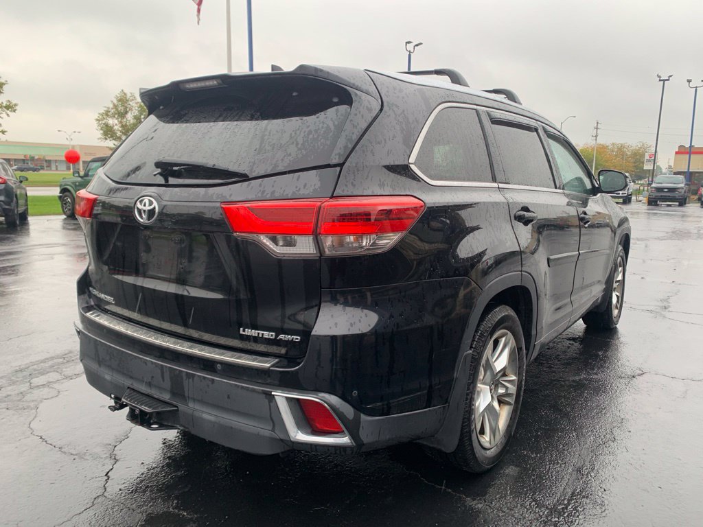 Used 2018 Toyota Highlander Limited w/ Protection Package #3 AWD/4WD image 3