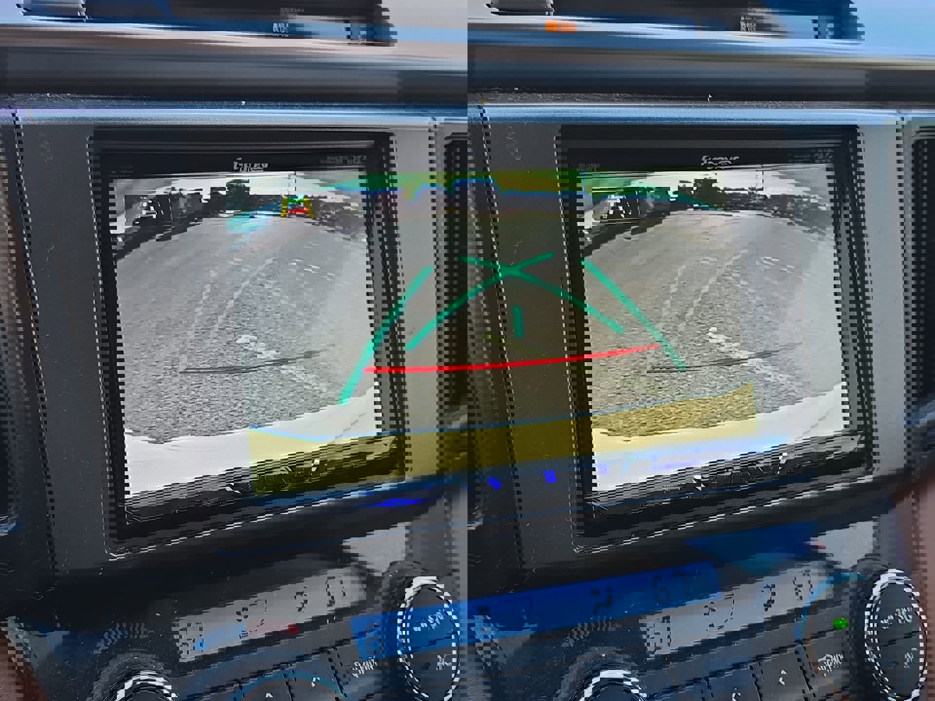 Used 2016 Toyota RAV4 Limited image 18