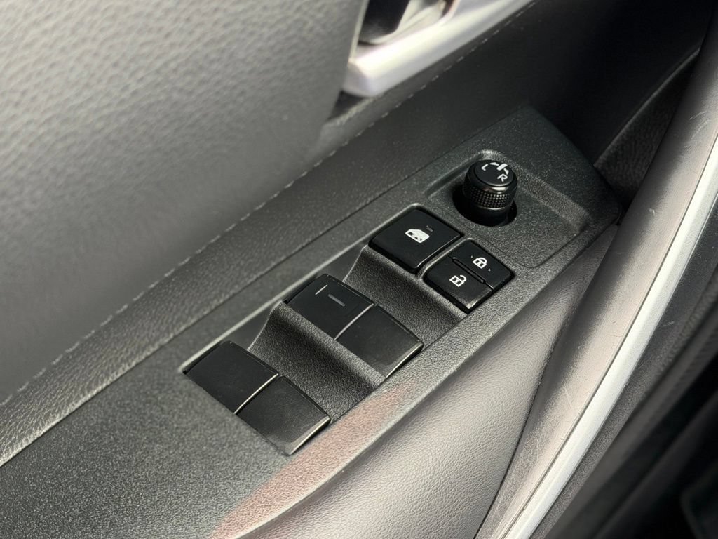 Used 2020 Toyota Corolla SE FWD image 20