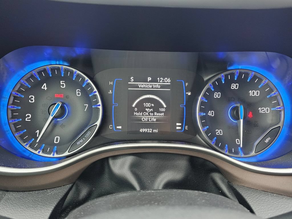 Used 2024 Chrysler Voyager LX FWD image 21