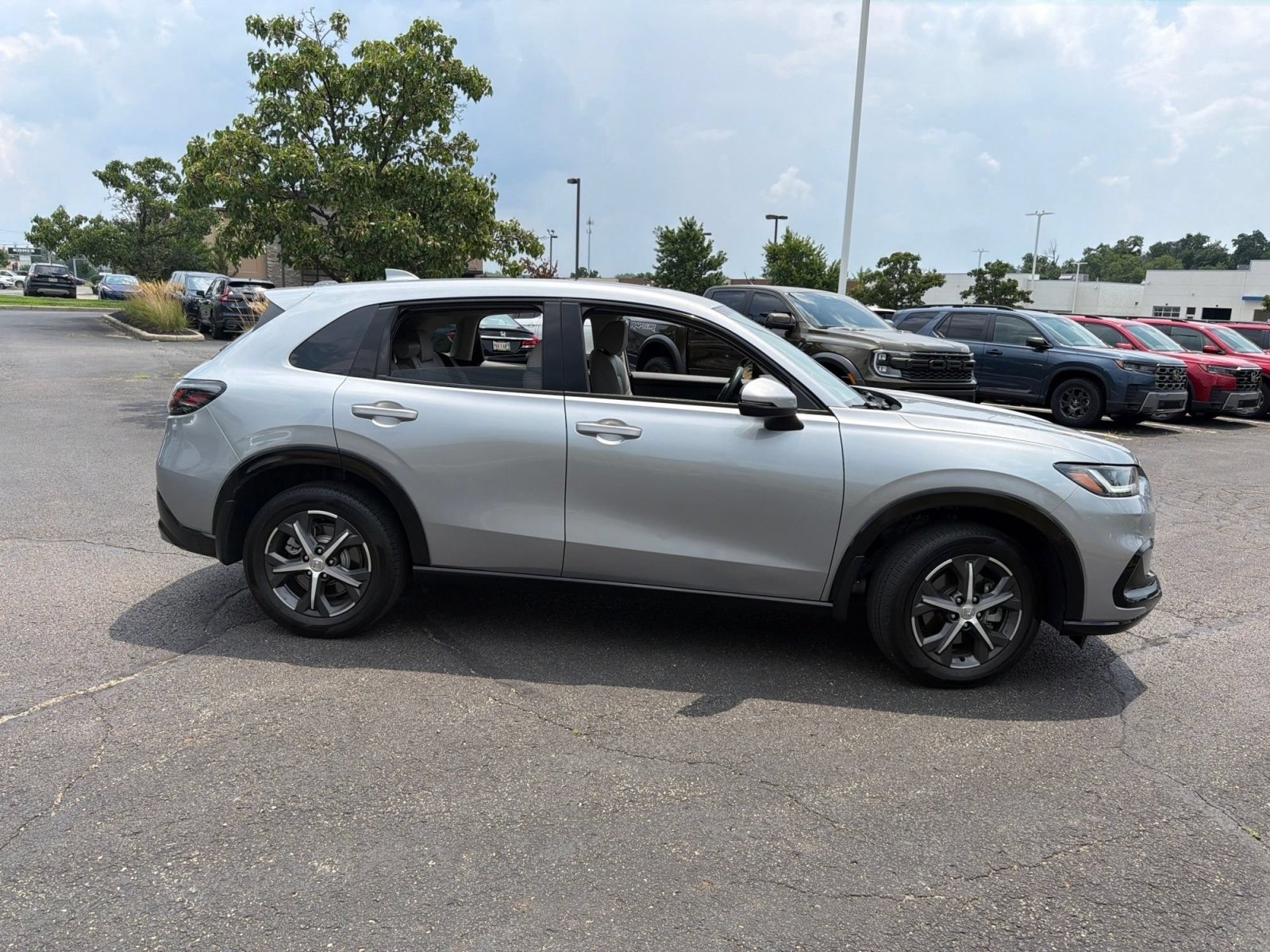 Used 2025 Honda HR-V EX-L image 31