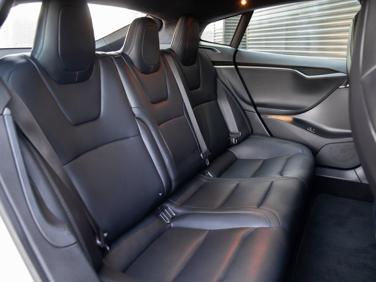 Used 2018 Tesla Model S 100D AWD/4WD image 23