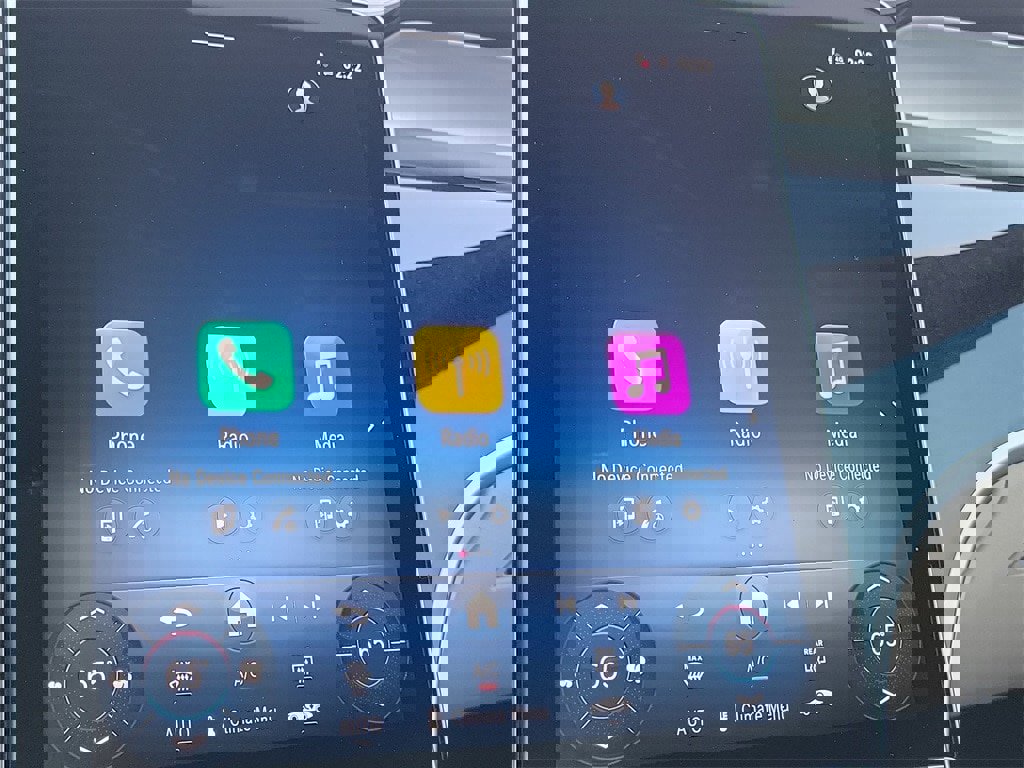 Used 2025 Mercedes-Benz GLC 300 4MATIC image 19