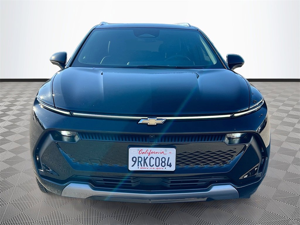 Used 2025 Chevrolet Equinox EV LT w/ Convenience Package image 2