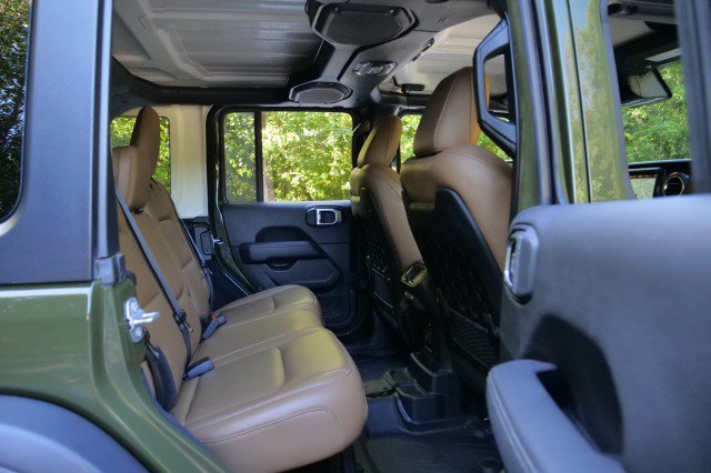 Used 2021 Jeep Wrangler Unlimited Rubicon AWD/4WD image 31