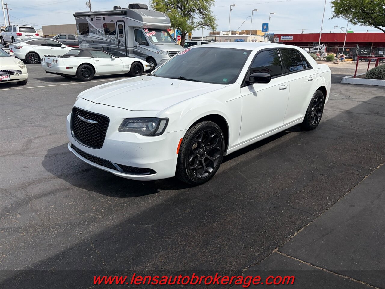 Used 2019 Chrysler 300 Touring w/ Sport Appearance Package RWD image 4